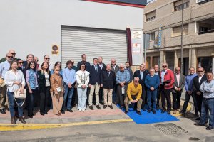 Acto de descubrimiento de la placa y el azulejo de la nueva calle Instituto Laboral Fernando el Católico