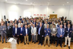 Foto de los asistentes al chequeo a las obras del AVE.