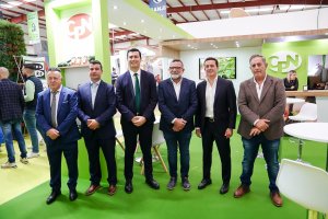 Visita de las autoridades a Coprohníjar.
