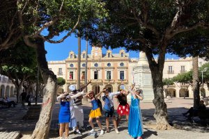 Estudiantes de Almería descubren la ciudad con una yincana