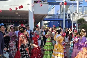 Gran ambiente en la fiesta flamenca del Club de Mar.