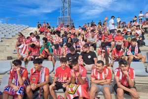 Los aficionados del Almería nada más entrar a su sector en el campo del Real Jaén.