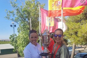 Trofeo para la mejor en la categoría femenina y 4ª clasificada en la general.