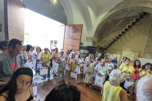 La visita guiada por los templos veratenses fue todo un éxito en su primera edición.