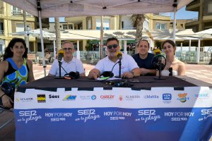 De izquierda a derecha: Nieves Zurita, José Solá, Alfredo Casas, Román Barceló y Elena Gallardo. | Bego Cánovas