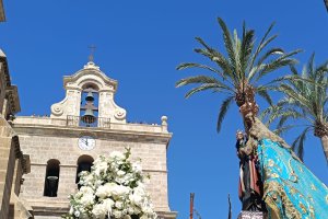La Virgen del Mar, a su llegada a la Catedral de Almería.