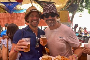 David y Antonio, que han venido de Madrid para el Cooltural y se han quedado para aprovechar la feria. Su cantante favorito hasta el momento: Dani F