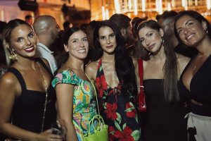 Otra tarde de fiesta en Premium Black.