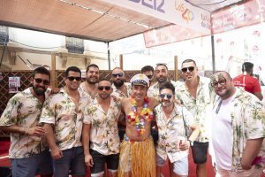 El grupo conocido como \"Los Desmadritos\", amigos que celebraban la despedida de soltero de José y llegaron desde Mula, Murcia, para conocer la Feria de Almería.