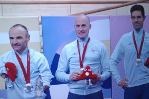 El ciclista sigue haciendo historia con Ricardo Ten y Alfonso Cabello.