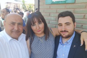 Juanmi con su esposa Pepi y su hijo Juanmi en los buenos tiempos.