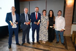 Foto de familia en el día del patrón de los Veterinarios.