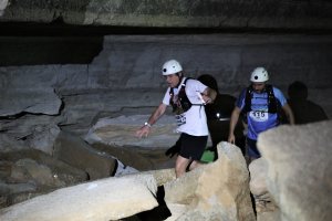 La carrera "La Yesera" contó con un tramo no competitivo que permitió a los participantes explorar las Cuevas de Sorbas.