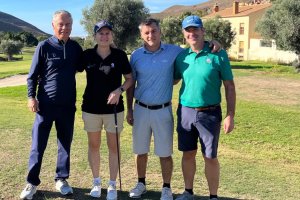 Los sobrinos de Mendoza, Begoña y Manuel Martín, también quisieron participar en el evento.