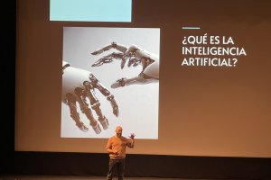 Jon Hernández, uno de los divulgadores más destacados de IA en España.