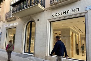 Cosentino City ha abierto sus puertas este lunes en el Paseo de Almería.