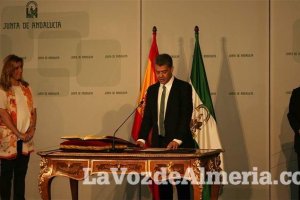 Carmelo Rodríguez toma posesión como nuevo rector de la Universidad de Almería.