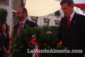 Homenaje en la Plaza Vieja a los Coloraos en la Feria de Almería.