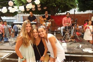 Feria del Mediodía en el ambigú de los 40 Principales y Kiosko del Mar.