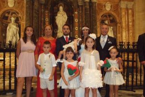 El novio es mozo de espadas de la cuadrilla de Ruiz Manuel. Pablo Ruiz y Rocío Salmerón se casan en la Catedral. Fotos: JA Barrios