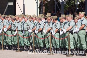 Más de 3.000 personas asisten al 95 aniversario de La Legión.El ministro de Defensa Morenés preside un acto conmemorativo que coincide co