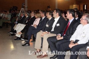 El Acebuche celebra el día de La Merced en el salón de actos de la prisión.