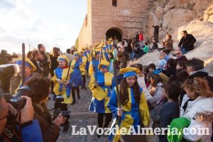 La cabalgata inunda de música y color las calles de Almería en un desfile espectacular