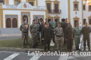 El general Ian Mortimer, mando en 2017, visita la base de Viator y revisa los recursos de la Legión.