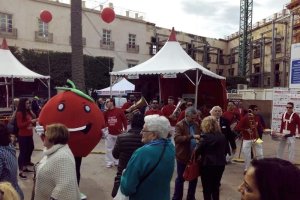El ‘Oro rojo’, protagonista en la Plaza Vieja. Las empresas del sector y las instituciones almerienses se suman a un reconocimiento uná