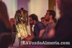 Homenaje a Humberto Cornejo de la Sastrería Cornejo en el marco del ciclo académico de las Jornadas del Siglo de Oro.