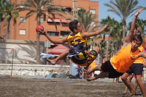 El mejor marco para el balonmano playa.