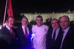 De izquierdo a derecha: Benito Gálvez, Emilio Osorio, José Álvarez, Pedro M. de la Cruz y Diego Martínez Cano.