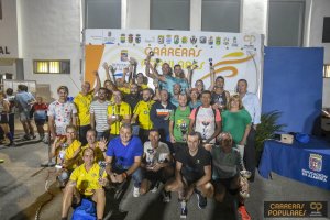 El podio general tras la última carrera.