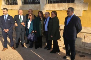 Esperando al presidente de la Junta.