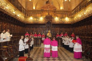El juramento de los dos nuevos canónigos tuvo lugar en el coro de la Catedral.