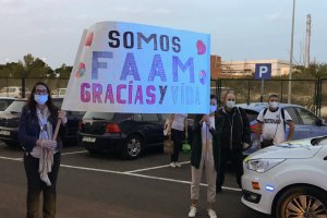 Pancartas de apoyo como sorpresa.