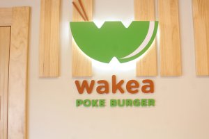 Wakea Poke Burger, en calle Gil Vicente.