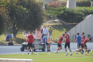 Momento en el que El Assy llega al Anexo este jueves.