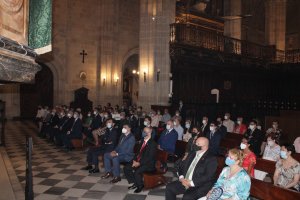 Asistentes a la toma de posesión de la Junta de Gobierno de la Cofradía de Estudiantes.
