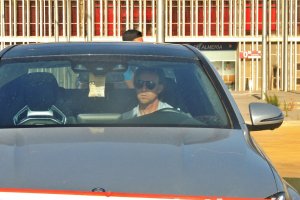 El ya extécnico del Almería saliendo del Estadio.