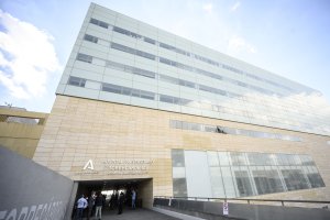 El presidente de la Junta de Andalucía, Juanma Moreno, ha inaugurado el Hospital Materno Infantil de Almería.