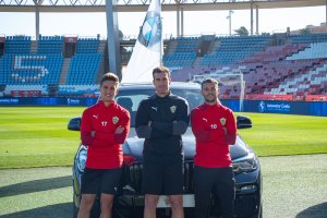Los jugadores, encantados con los BMW.