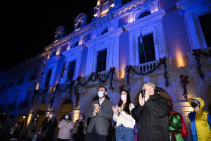 La Plaza Vieja estrena iluminación especial por la Navidad.