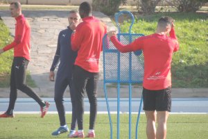 José Gomes con Umar Sadiq.