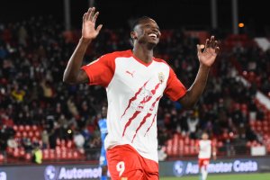 Umar Sadiq fue el hombre de la noche en el Almería.