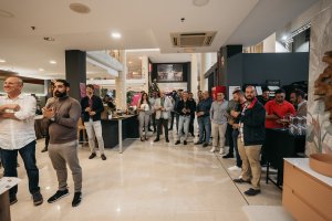 Cada tres ediciones, la reunión del club se celebra en un enclave diferente, en esta ocasión se realizó en las instalaciones de Muebles Mago.