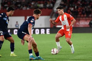 Nico Melamed no intenta pero le han tomado la matrícula los rivales.