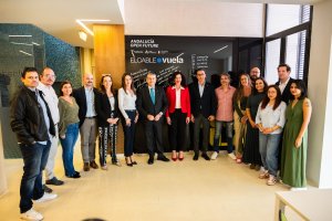 Las autoridades visitan el espacio de coworking de El Cable Vuela.