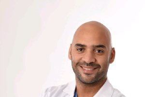 Dr. Harold Almonte, urólogo de Vithas Almería.