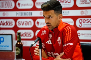 Juan Carlos Real ya lidera a un Real Murcia instalado entre los grandes.